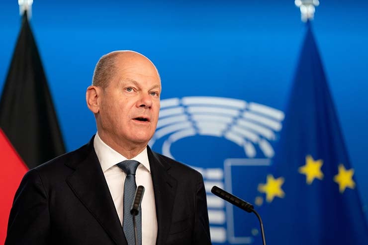 Government of Germany’s Chancellor Scholz Collapses