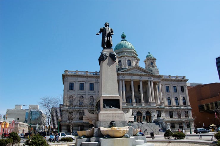 On Columbus: The Professors vs. the People