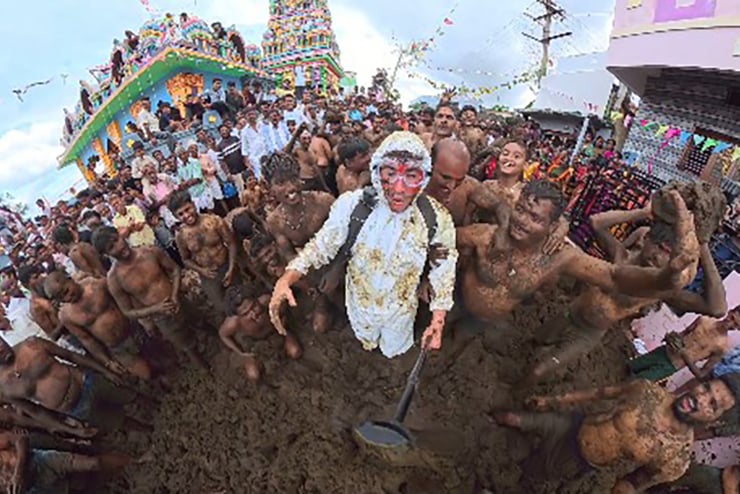 YouTuber Gets Dogpiled Over Cow Dung