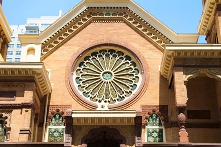 The Siege of a Synagogue and of a Cathedral