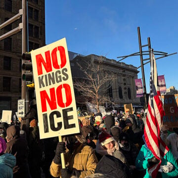 2026-01-23_ICE_protest_in_Minneapolis-11 Why Are Anti-ICE Activists Building Borders?