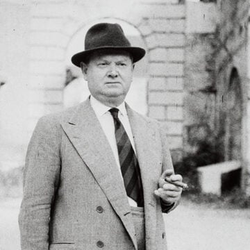 Lázaro Cárdenas, Robbery Under Law, Little Dorrits, Martin Chuzzlewits,John Beaver, A Handful of Dust, Catholic, Adam Fenwick-Symes, Vile Bodies, Evelyn Waugh, Decline and Fall,