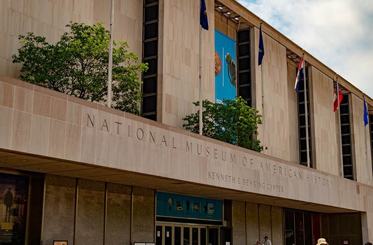 The Smithsonian’s Patriotism Problem